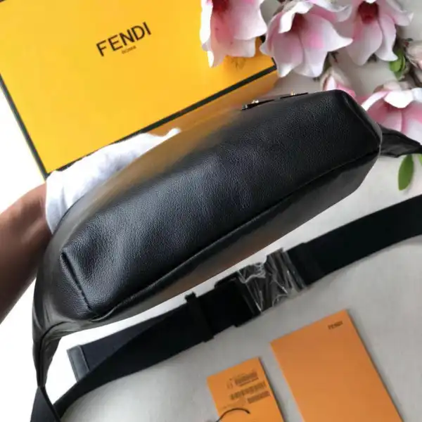 Bagsoffer FENDI BELT BAG