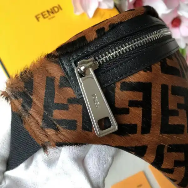 Bagsoffer FENDI BELT BAG