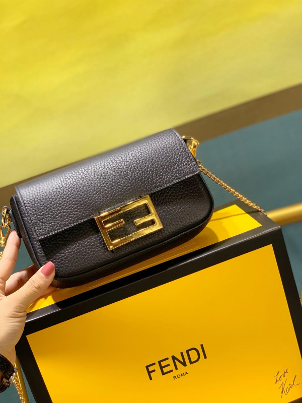 [FREE SHIPPING] FENDI BAGUETTE