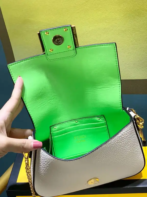 FENDI BAGUETTE