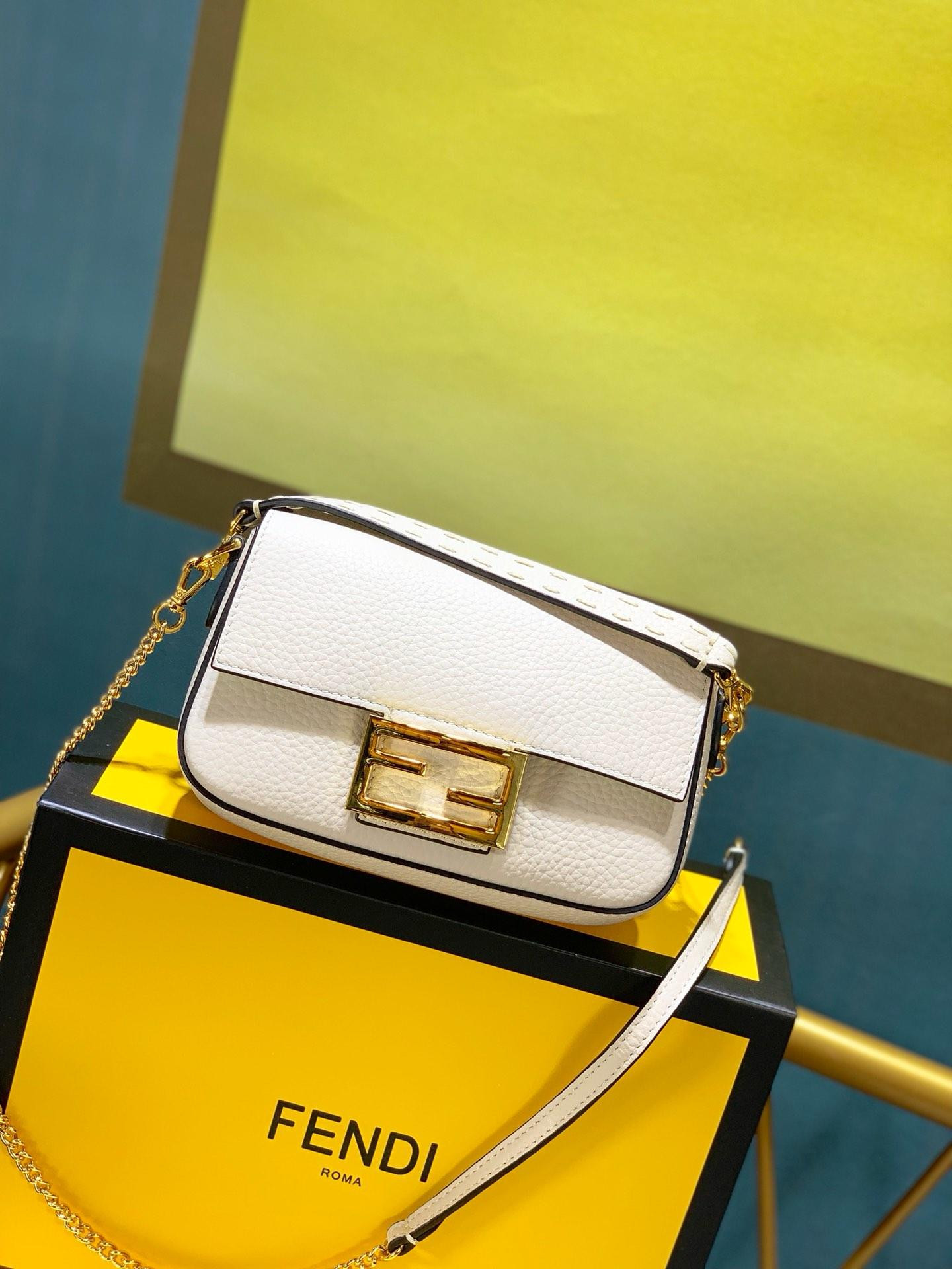 HOT SALE FENDI BAGUETTE