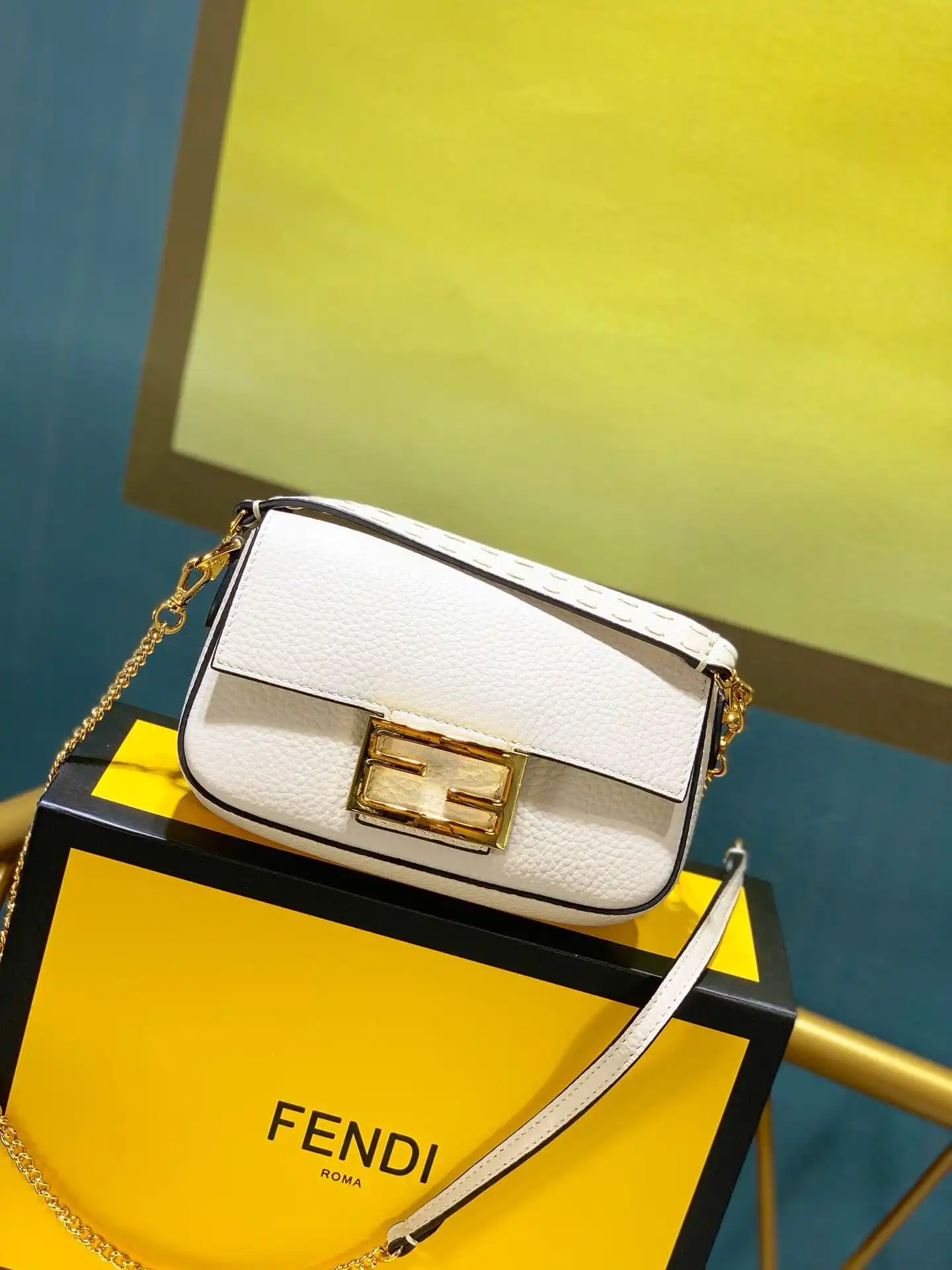 FENDI BAGUETTE