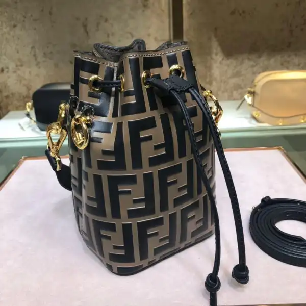 Frstbag ru FENDI MON TRESOR-12*18*10CM