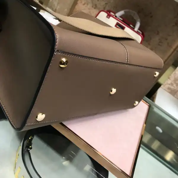 Bagsoffer FENDI PEEKABOO