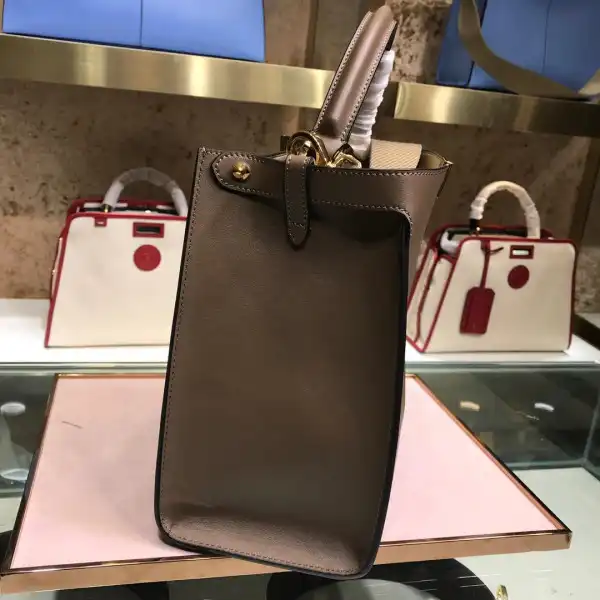 Bagsoffer FENDI PEEKABOO