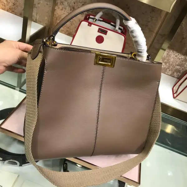 Bagsoffer FENDI PEEKABOO