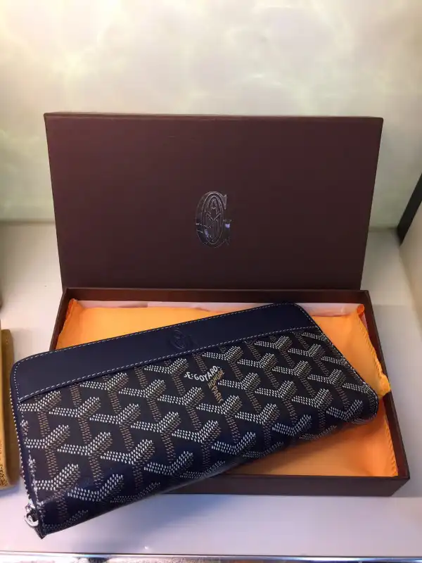 GOYARD ZIPPY WALLET