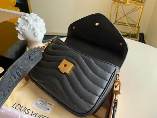 Aaa replica ru LOUIS VUITTON MULTI POCHETTE NEW WAVE