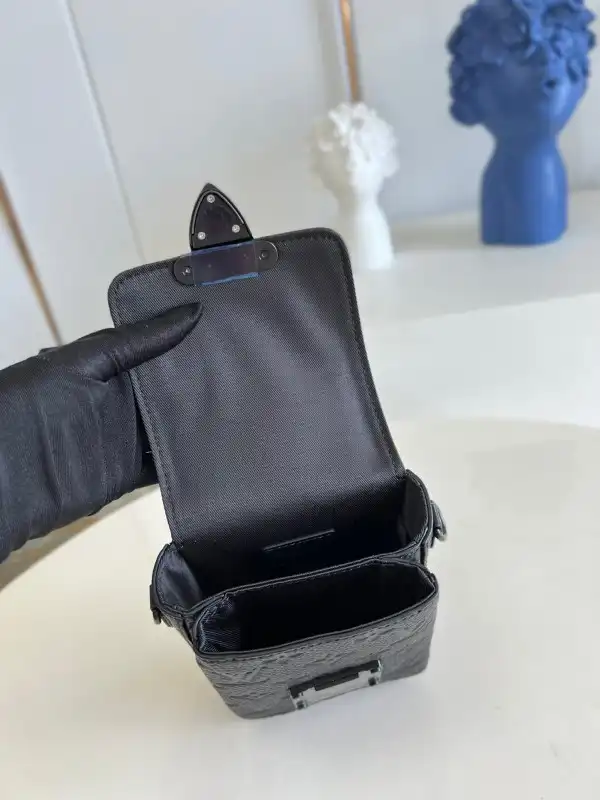 Affordable LOUIS VUITTON S-LOCK VERTICAL WEARABLE WALLET