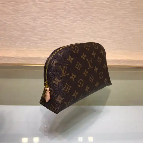 You get luxury for less. Shop now for the best deals on fake Louis bags. LOUIS VUITTON COSMETIC POUCH GM