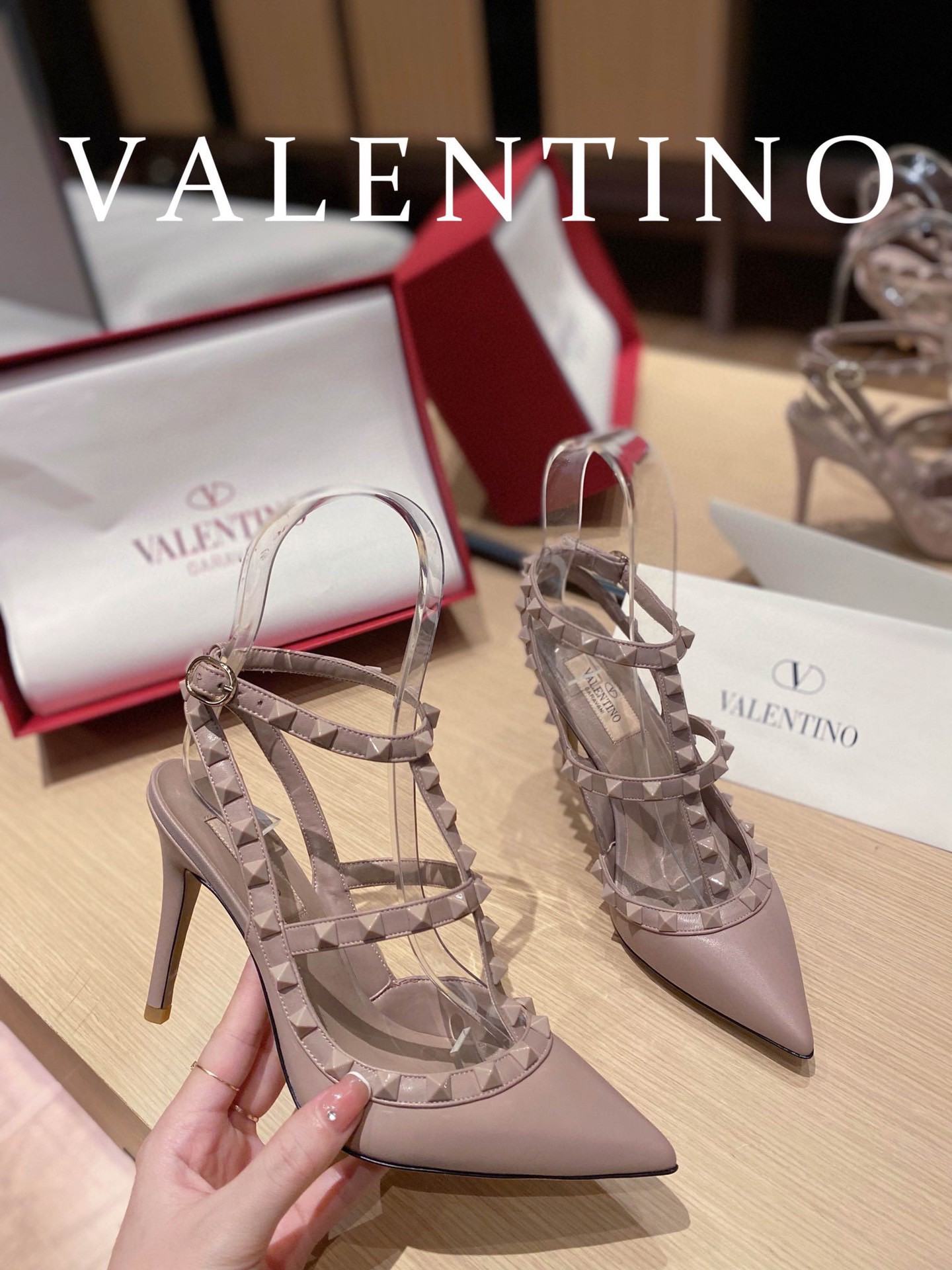 VALENTINO ROCKSTUD SANDAL