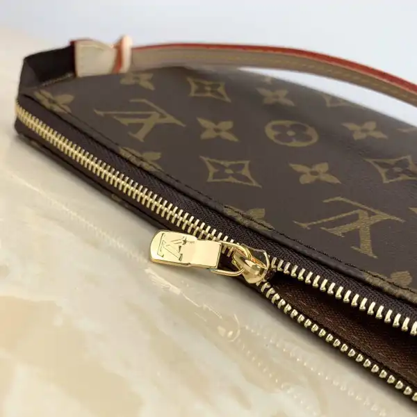 Aaa replica ru Louis Vuitton POCHETTE ACCESSOIRES