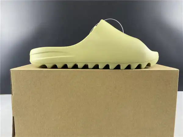 YEEZY SLIDE RESIN FX0494