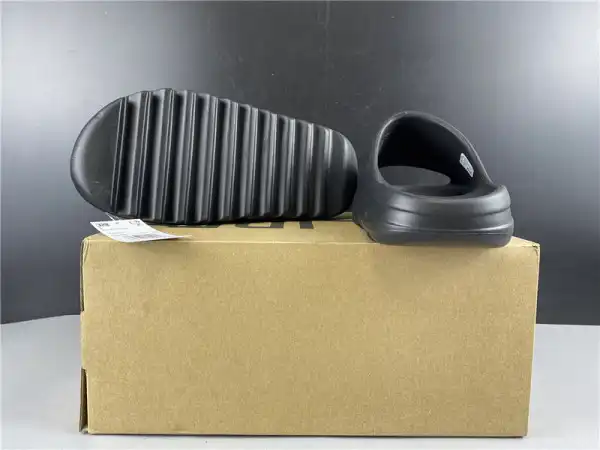 Frstbag ru YEEZY SLIDE BLACK FX0495