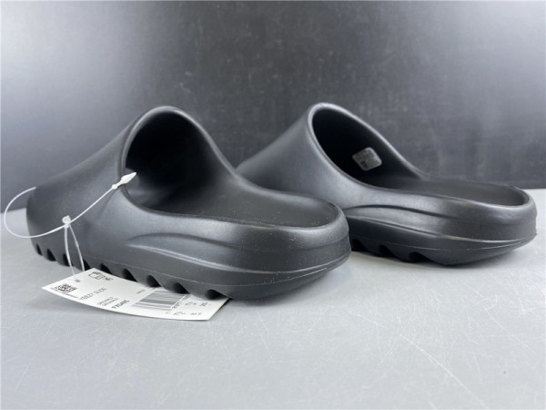 HOT SALE YEEZY SLIDE BLACK FX0495