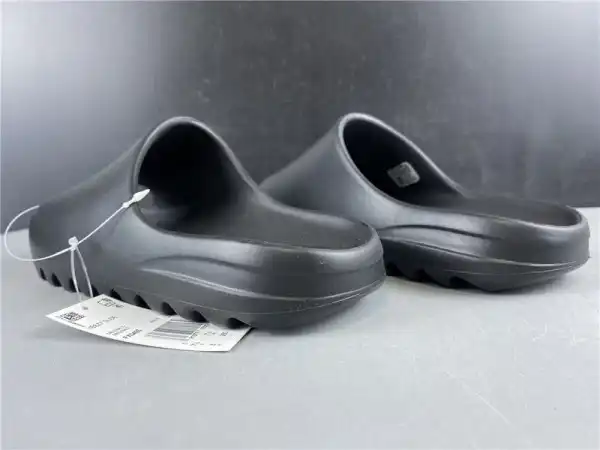 Bagsoffer yupoo YEEZY SLIDE BLACK FX0495