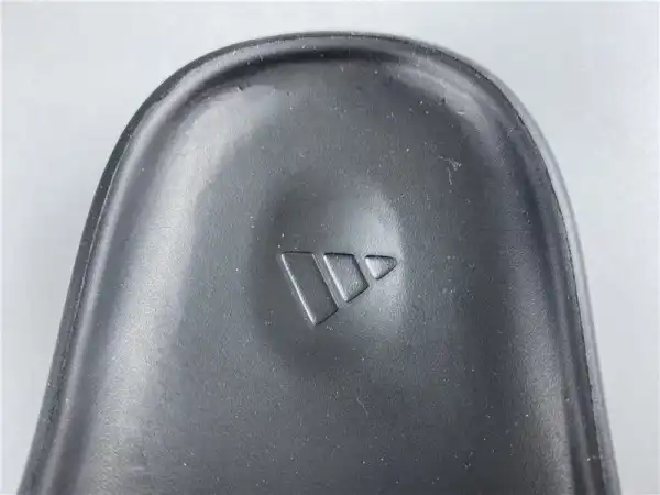 Firstbag Ru YEEZY SLIDE BLACK FX0495