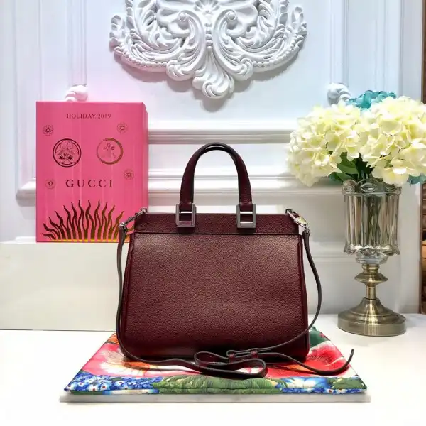 Gucci Zumi grainy leather small top handle bag