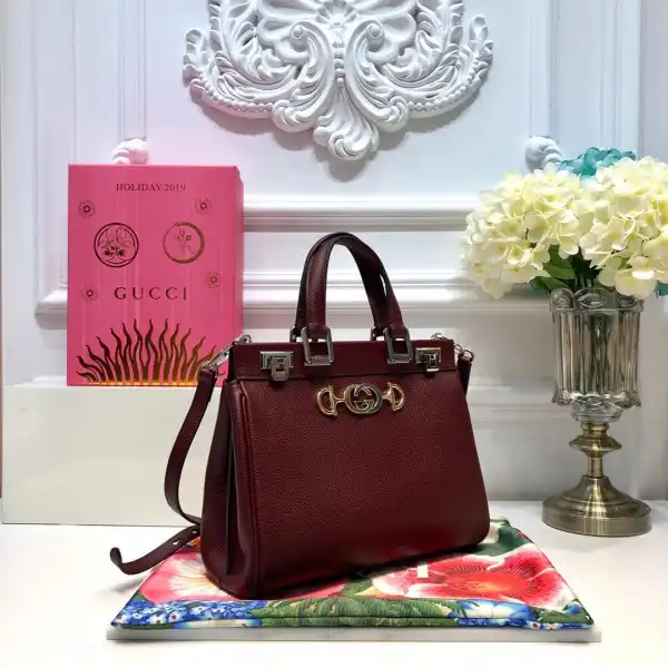 Gucci Zumi grainy leather small top handle bag