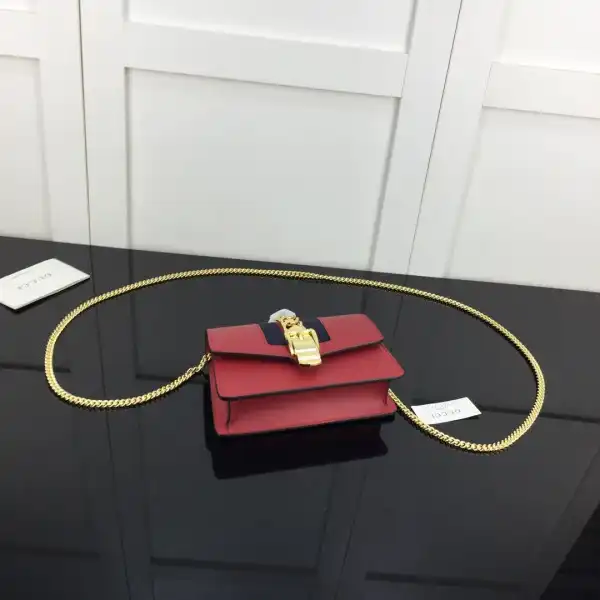 First bag ru GUCCI Sylvie leather super mini bag