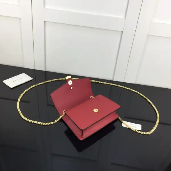 First bag ru GUCCI Sylvie leather super mini bag