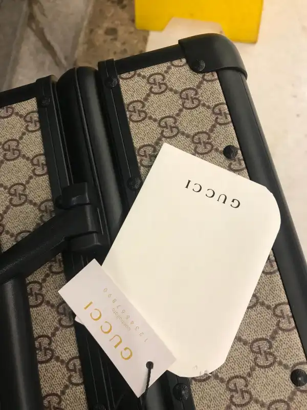 First bag ru Gucci Travel Box 20 inches