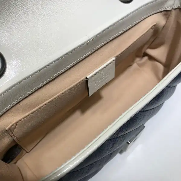 GUCCI GG Marmont 22CM