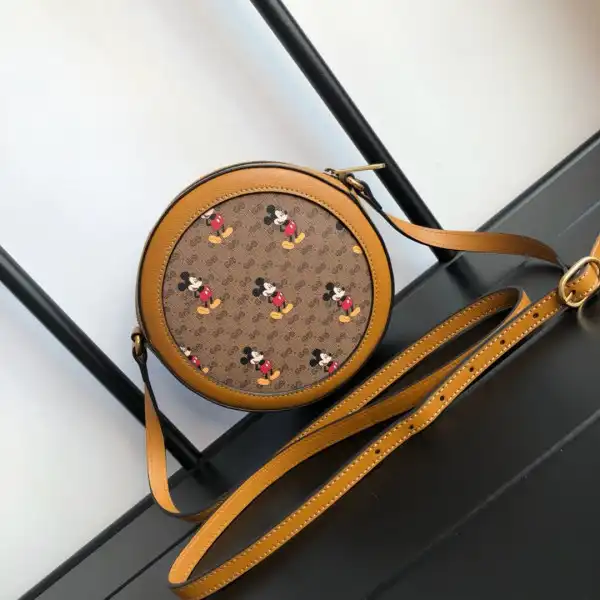 Frstbag ru Disney x Gucci GG Round Shoulder Bag