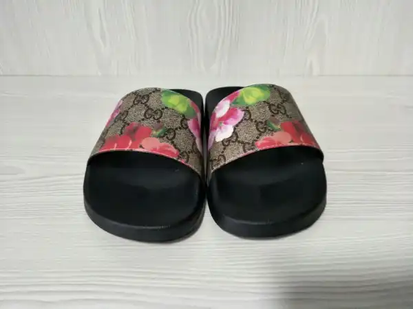 Bagsoffer yupoo GUCCI SLIPPERS