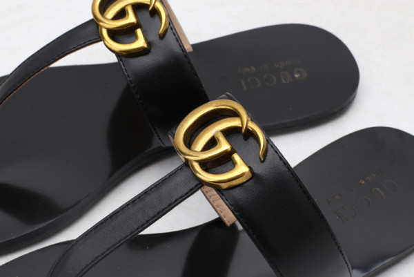 HOT SALE GUCCI Leather thong sandal with Double G