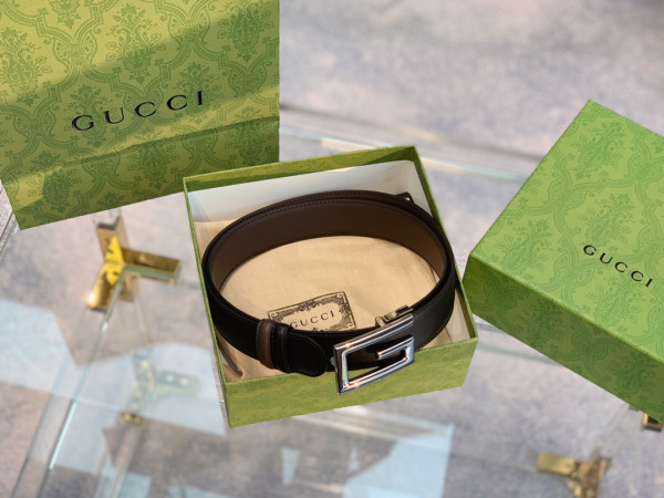 HOT SALE GUCCI Reversible belt with Square G buckle