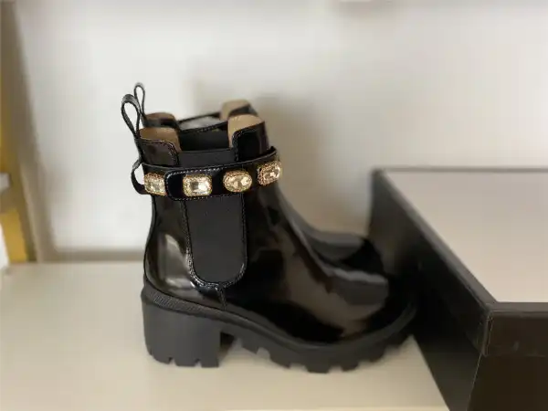 GUCCI EMBROIDERED LEATHER ANKLE BOOT WITH BELT