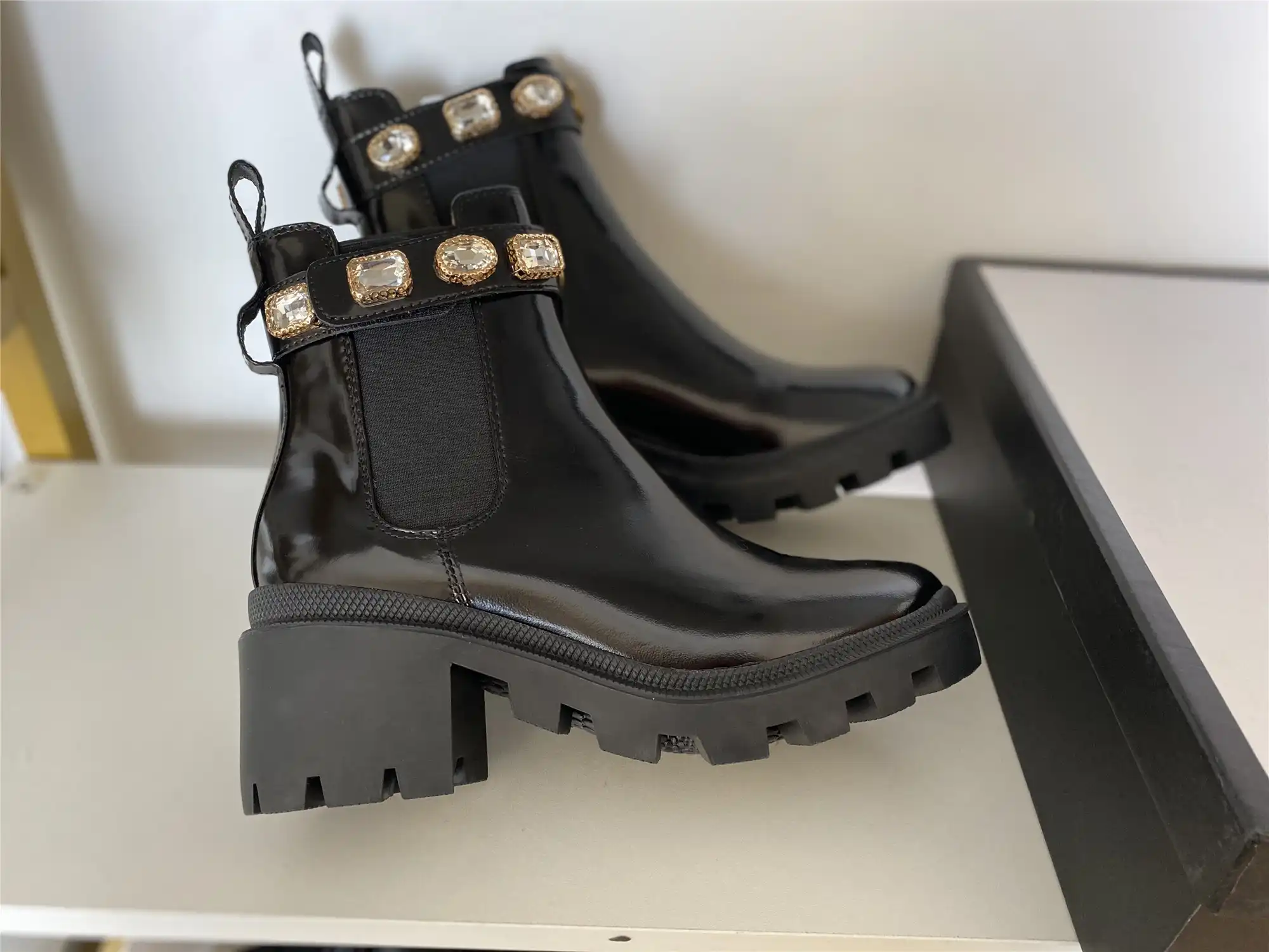 GUCCI EMBROIDERED LEATHER ANKLE BOOT WITH BELT