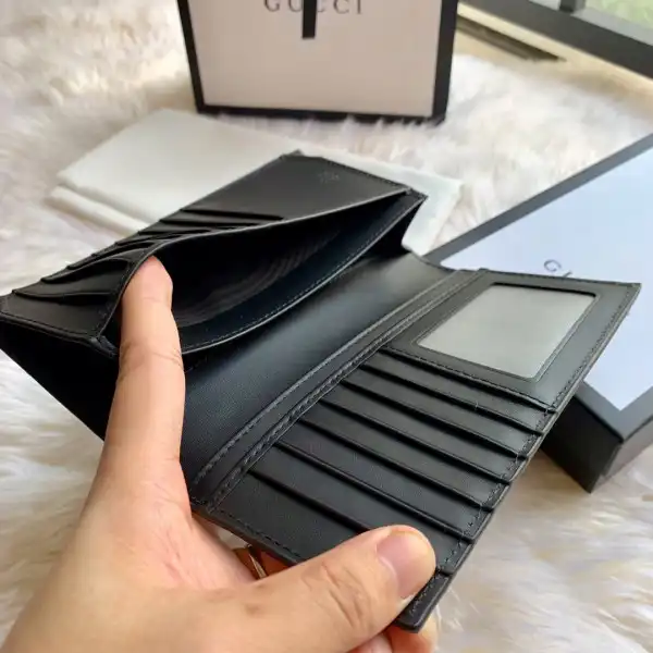 GUCCI LONG WALLET