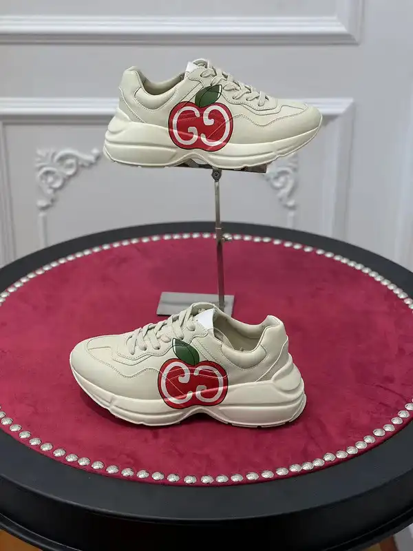 First bag ru GUCCI Rhyton sneaker