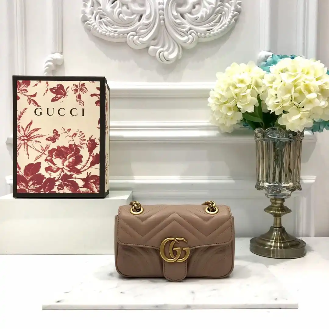 Gucci GG Marmont 22CM