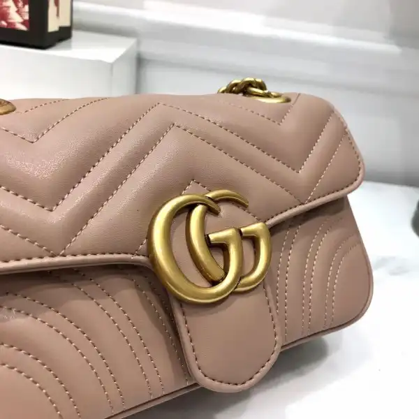 Gucci GG Marmont 22CM