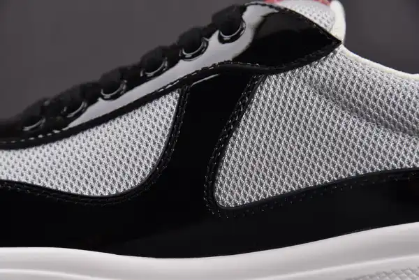 PRADA SNEAKER