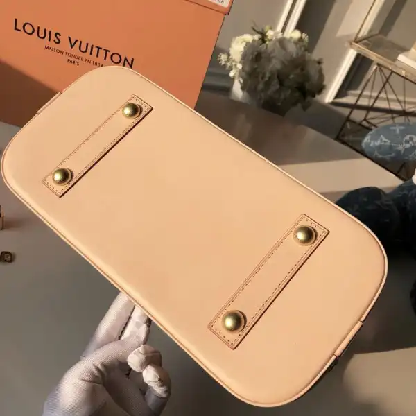 Firstbag Ru Louis Vuitton ALMA PM