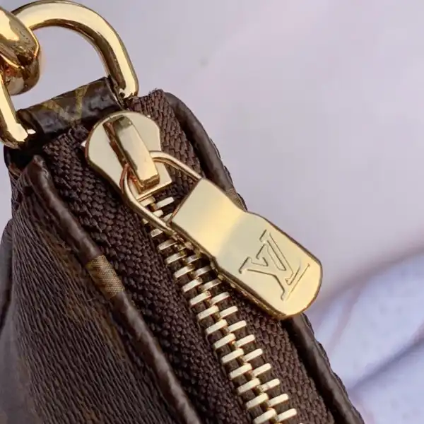 First bag ru LOUIS VUITTON MULTI POCHETTE ACCESSOIRES - DIGITAL EXCHANELUSIVE PRELAUNCH