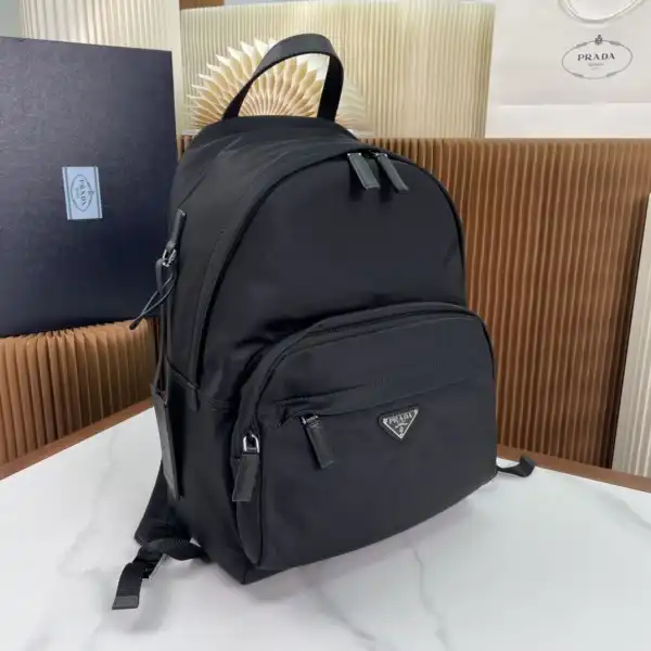 Bagsoffer PRADA Re-Nylon backpack