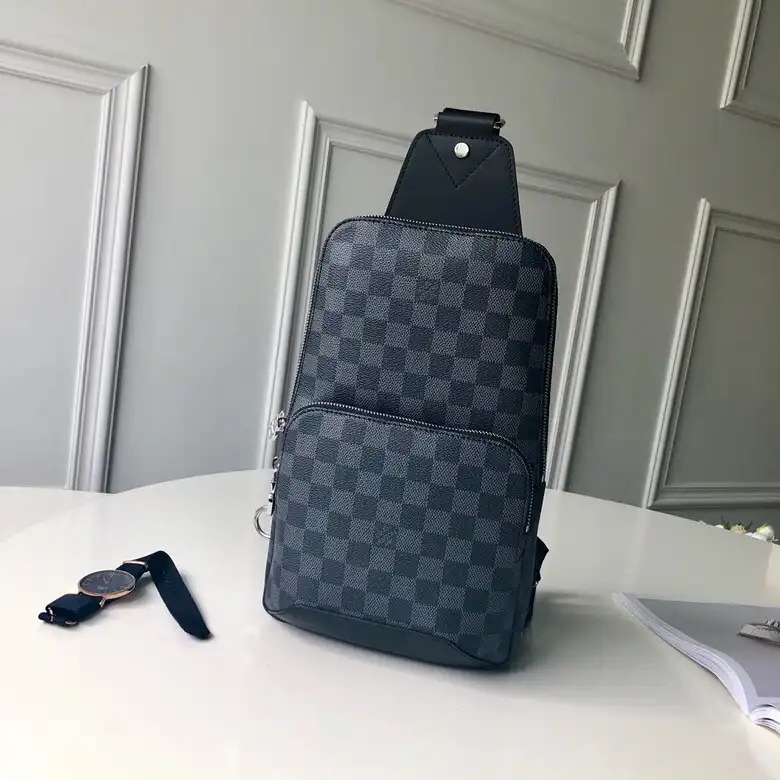 First Bag Ru Louis Vuitton AVENUE