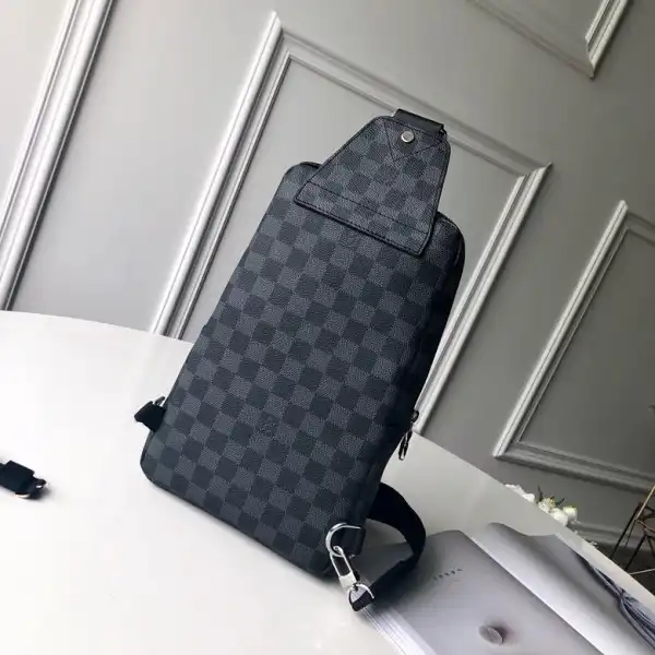 First Bag Ru Louis Vuitton AVENUE