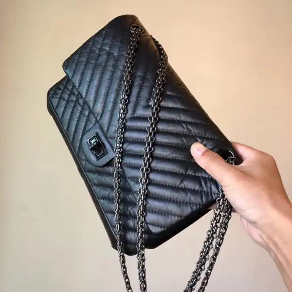 CHANEL Flap Bag 28cm