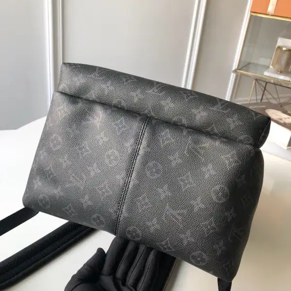 First bag ru Louis Vuitton DISCOVERY BACKPACK PM