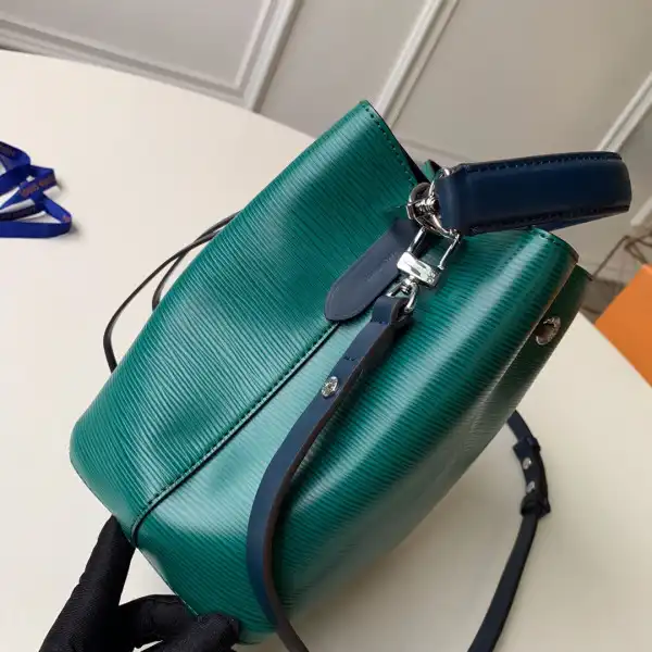 First Bag Ru Louis Vuitton NEO NOE