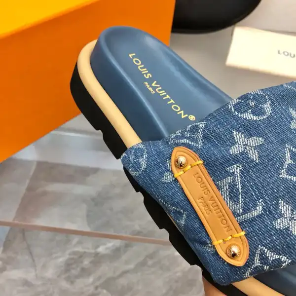 LOUIS VUITTON POOL PILLOW COMFORT MULE