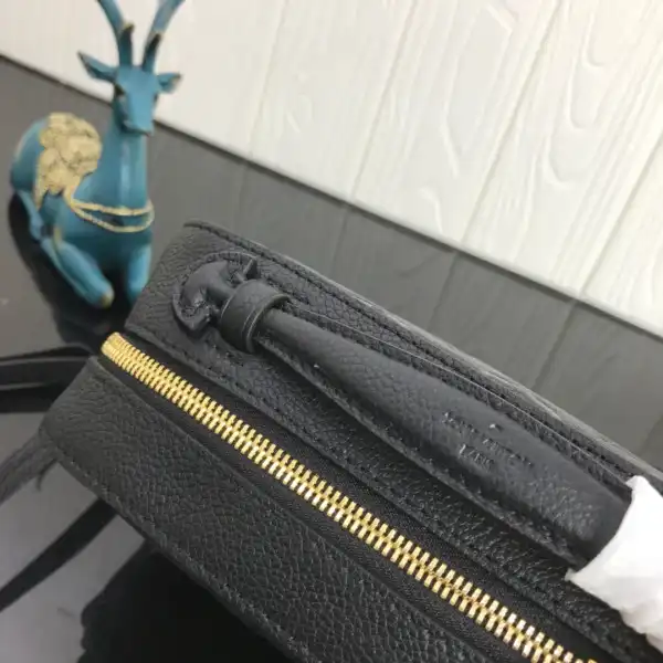 Rep LOUIS VUITTON SAINTONGE