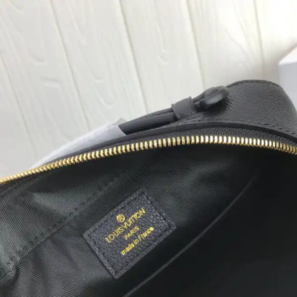 First bag ru LOUIS VUITTON SAINTONGE