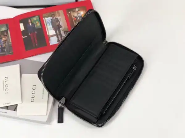 Gucci Signature Web zip around wallet